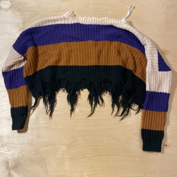 Love J Cropped Sweater Small (FP) - Picture 10 of 13